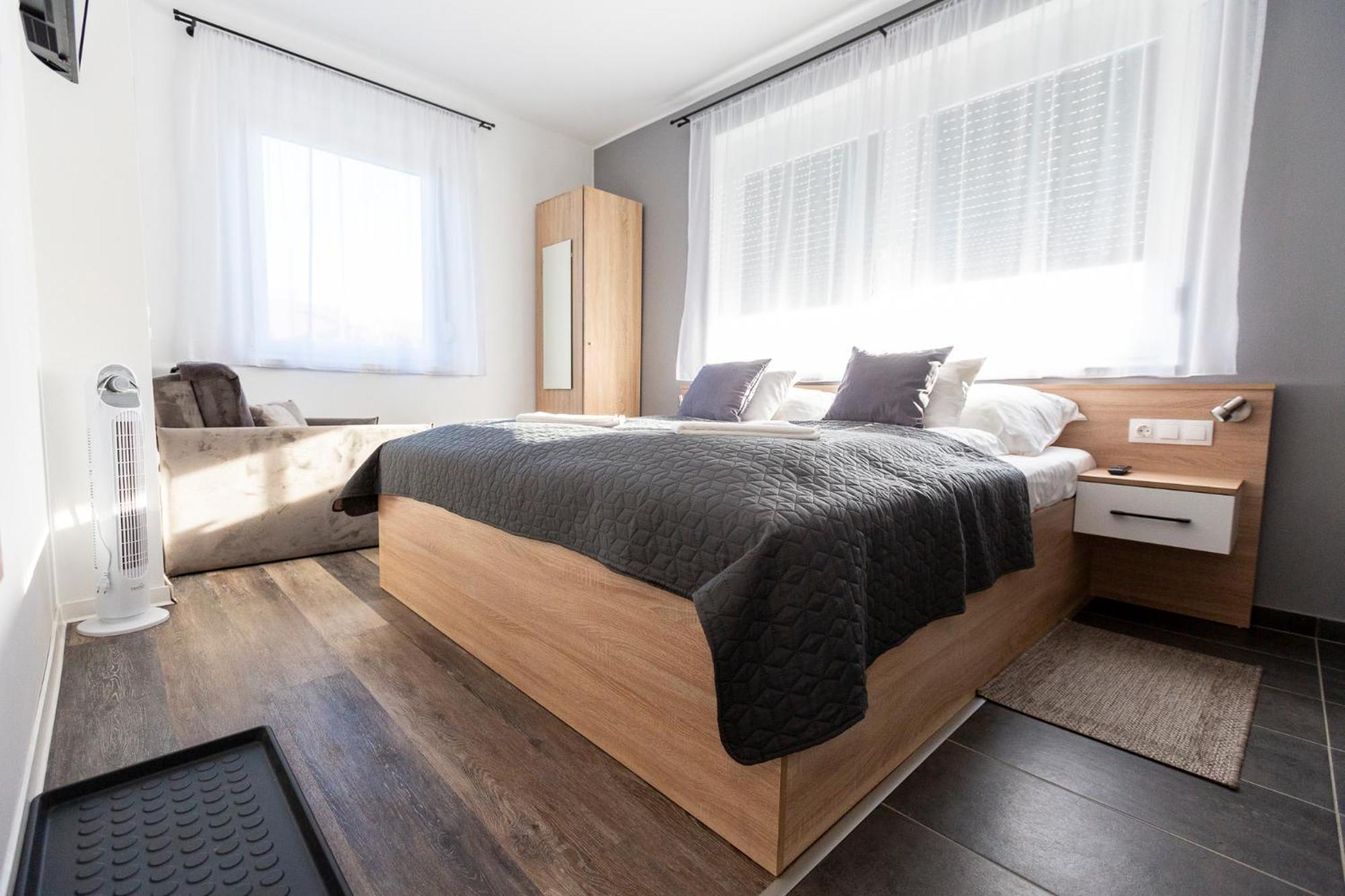 Horvath Apartman แฟร์ทูด ภายนอก รูปภาพ